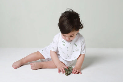 Texas Oak Green Leaves Bib - Green Leaves Print